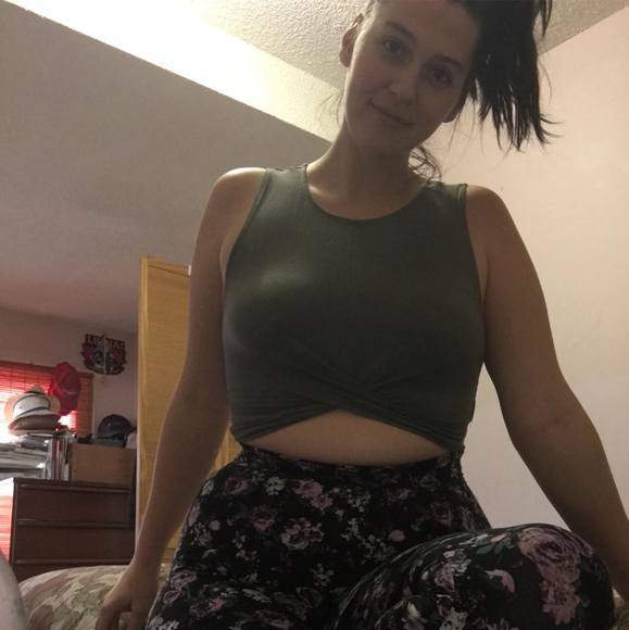 Meet your Posher, Danielle - Picture 1 of 1